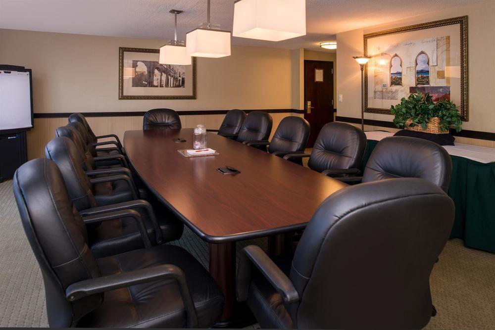 Ramada Plaza Rochester Airport ภายนอก รูปภาพ