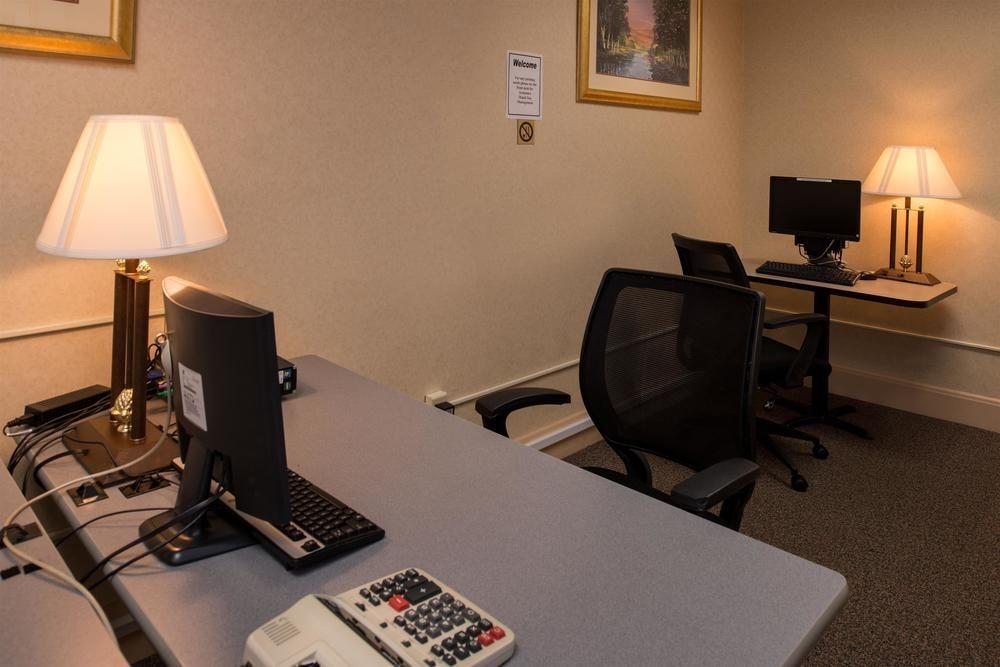 Ramada Plaza Rochester Airport ภายนอก รูปภาพ