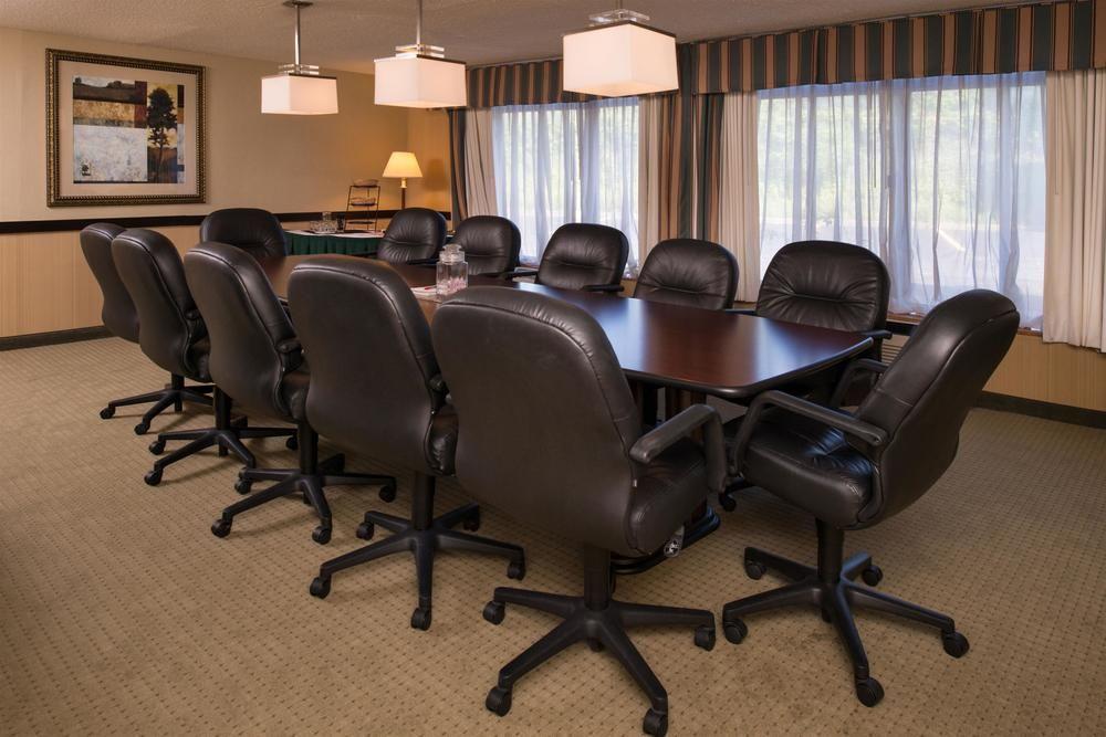 Ramada Plaza Rochester Airport ภายนอก รูปภาพ