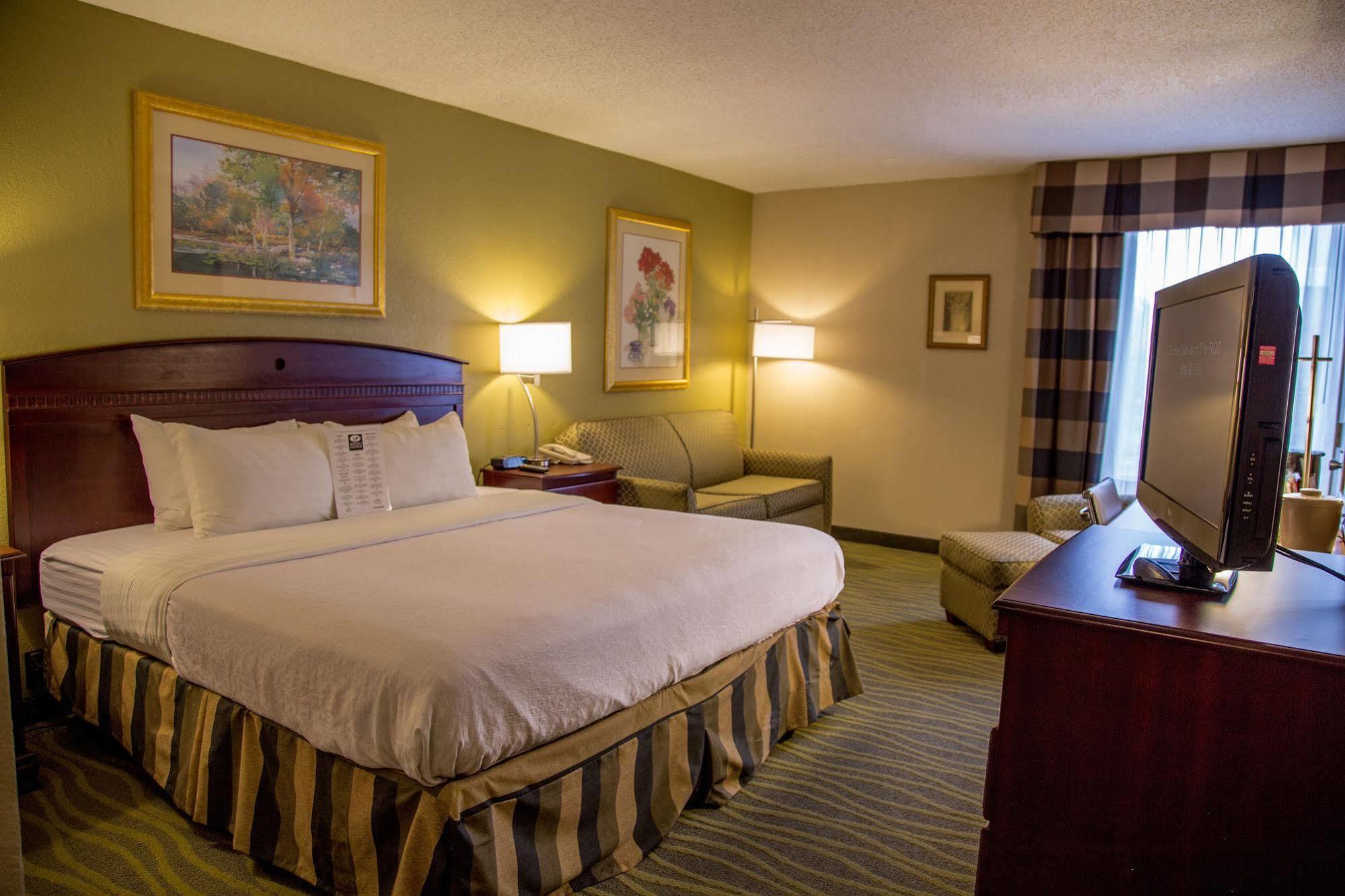Ramada Plaza Rochester Airport ภายนอก รูปภาพ
